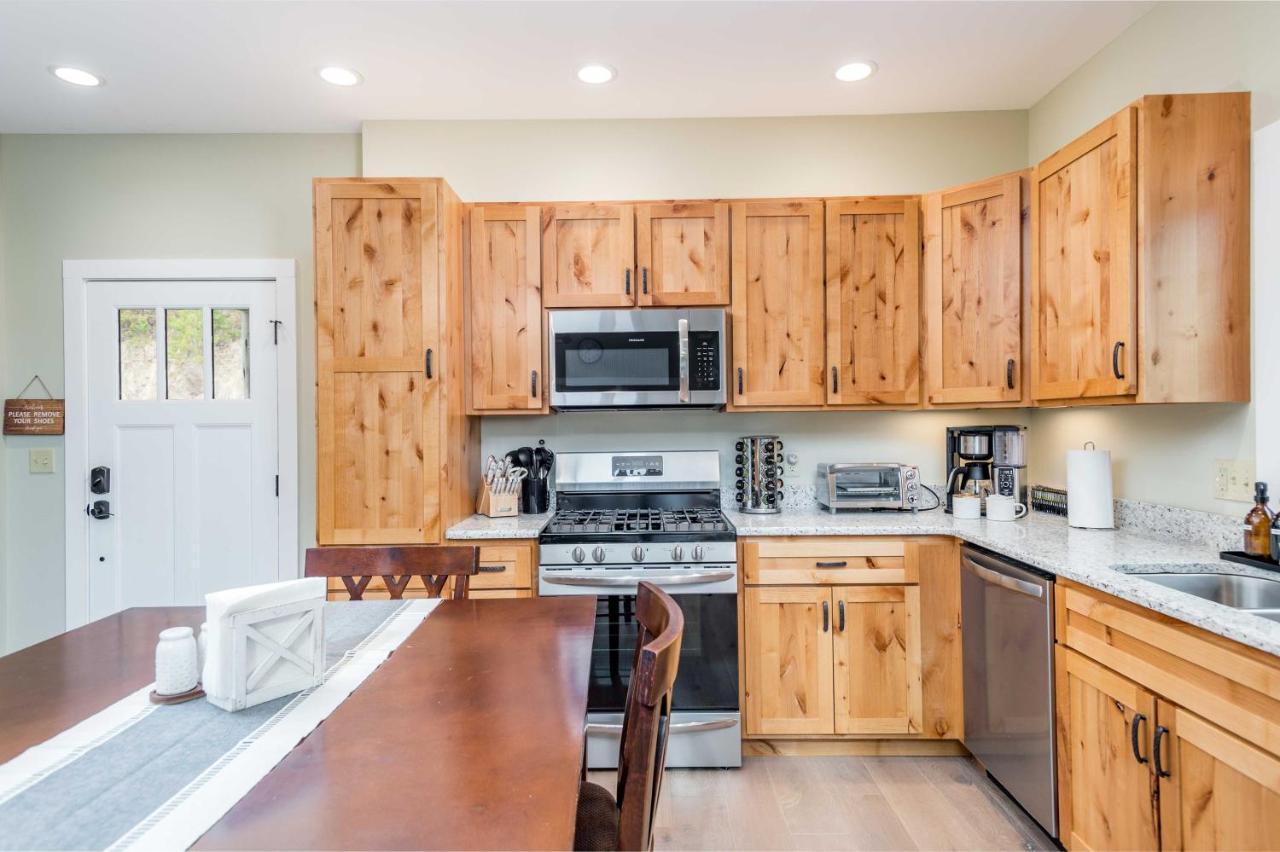 Cullowhee Home With Game Room, Wraparound Decks Bagian luar foto