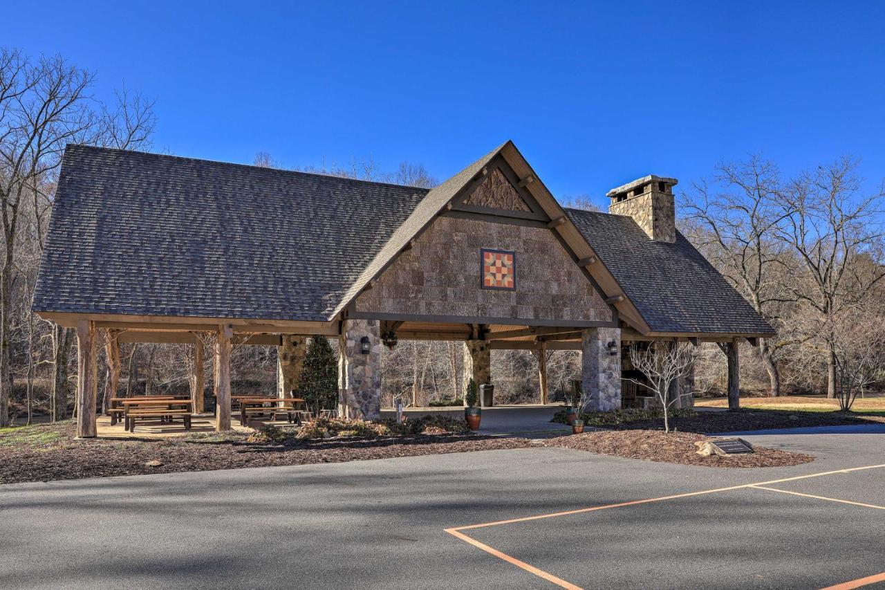 Cullowhee Home With Game Room, Wraparound Decks Bagian luar foto